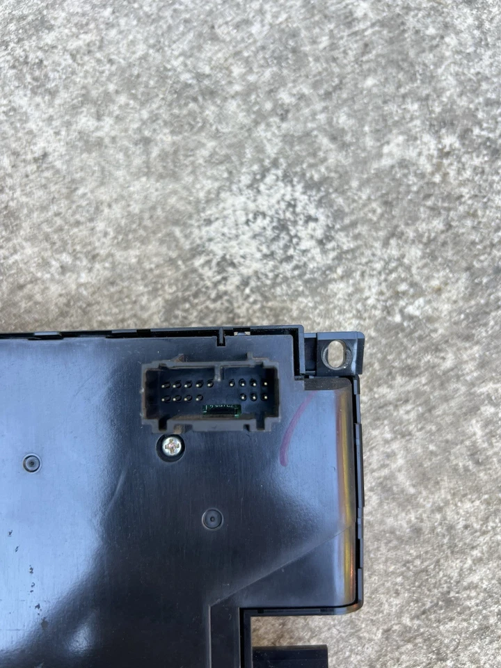 VOLVO C30,C70,V50,S40 STEREO HEATER CLIMATE PHONE CONTROL PANEL 31324237 Foto 2 de 3