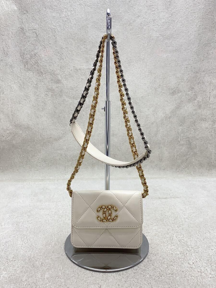 Shoulder Bag Chanel 19 Mini Matelasse Yogole Scratch Color Changing Leather-image