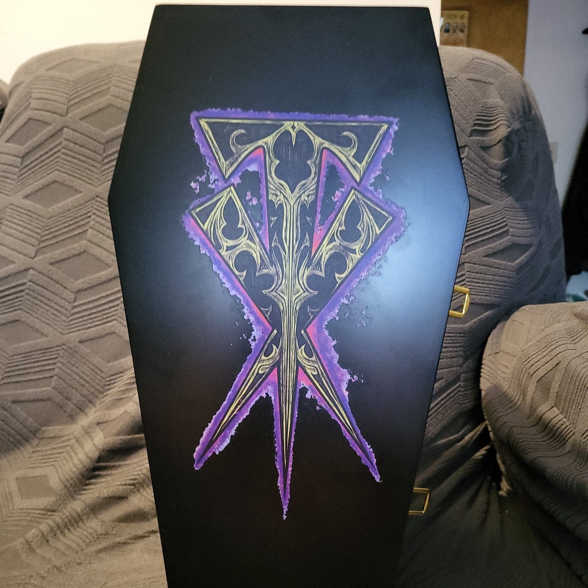 WWE UNDERTAKER REPLICA COMMEMORATIVE URN WITH COFFIN CASKET | eBay