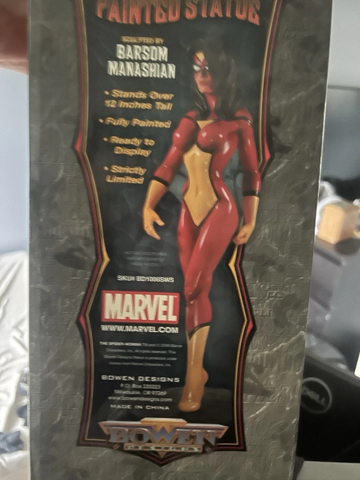 Estatua pintada Bowen Designs Marvel Spider mujer 873/1500 Foto 2 de 3