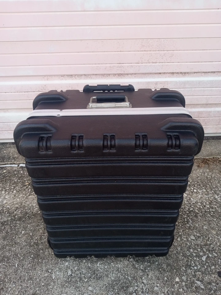 Estuche de herramientas rodantes de alta resistencia Chicago Case Company con insertos de espuma sin cortar 26 x 21 x 14 Foto 4 de 4