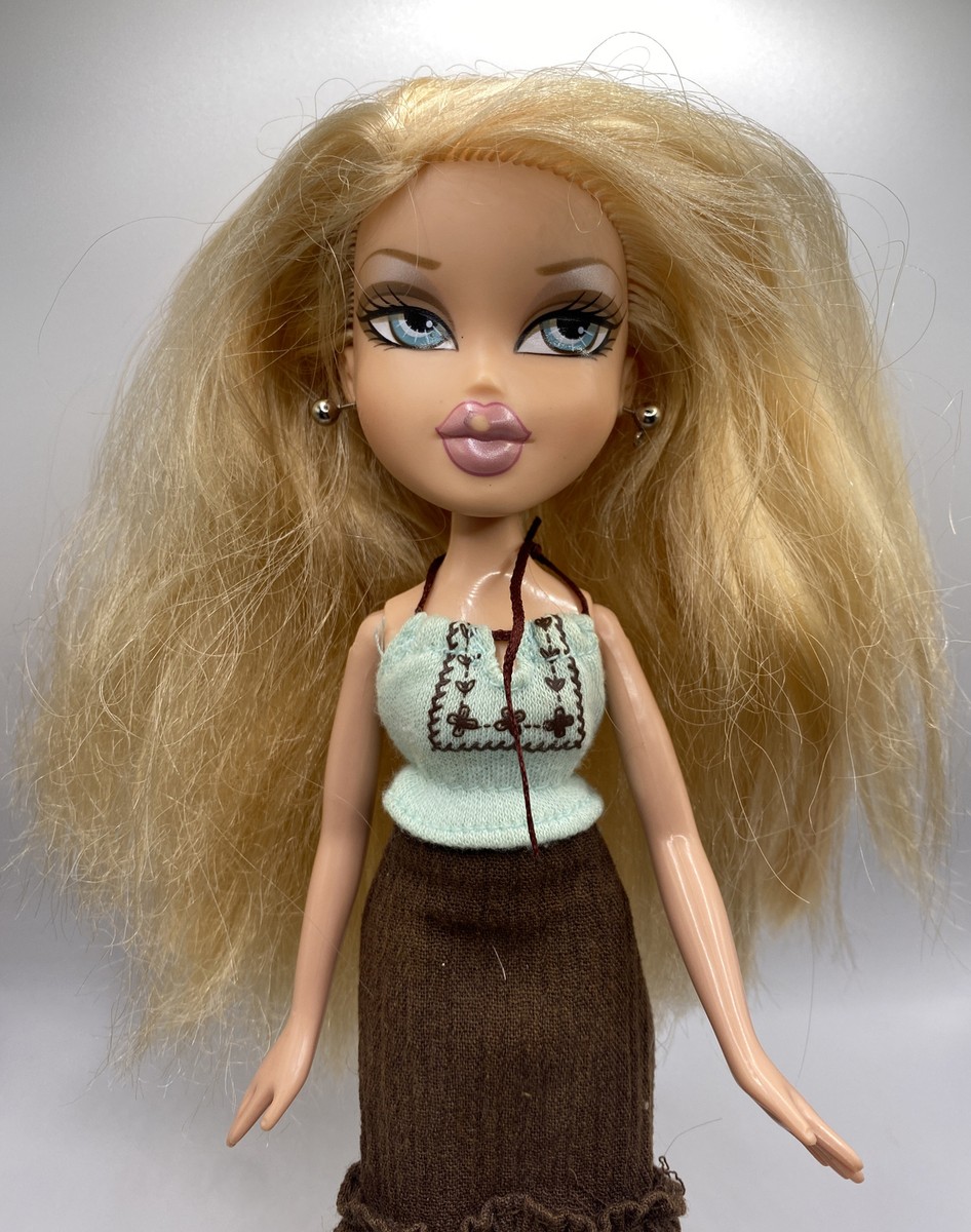 Bratz Doll CLOE 2001 Blonde Hair Blue brown dress green top boots