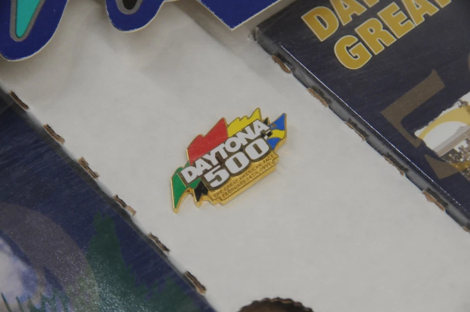 Paquete oficial de coleccionista 1999 con VHS - Daytona 500 - nuevo nunca abierto #3577 Foto 4 de 4