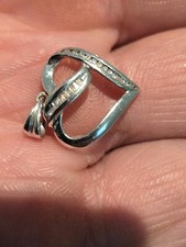 10k white gold diamond heart pendant