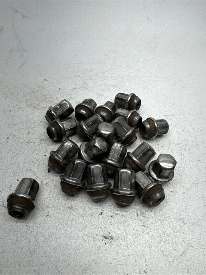 Juego de 20 tuercas cromadas para llanta de rueda Cadillac ATS 2013-2018 USADAS DE FÁBRICA OEM Foto 4 de 4