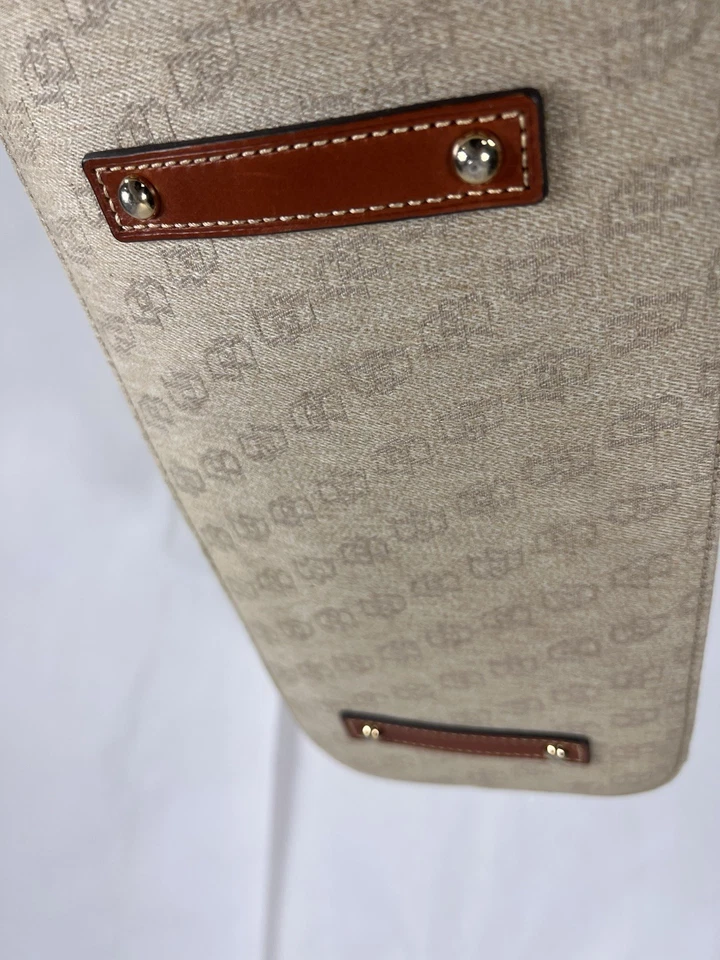 Bolsa tote Dooney & Bourke maxi acolchoada Chelsea Shopper tamanho GG - Imagem 4 de 4