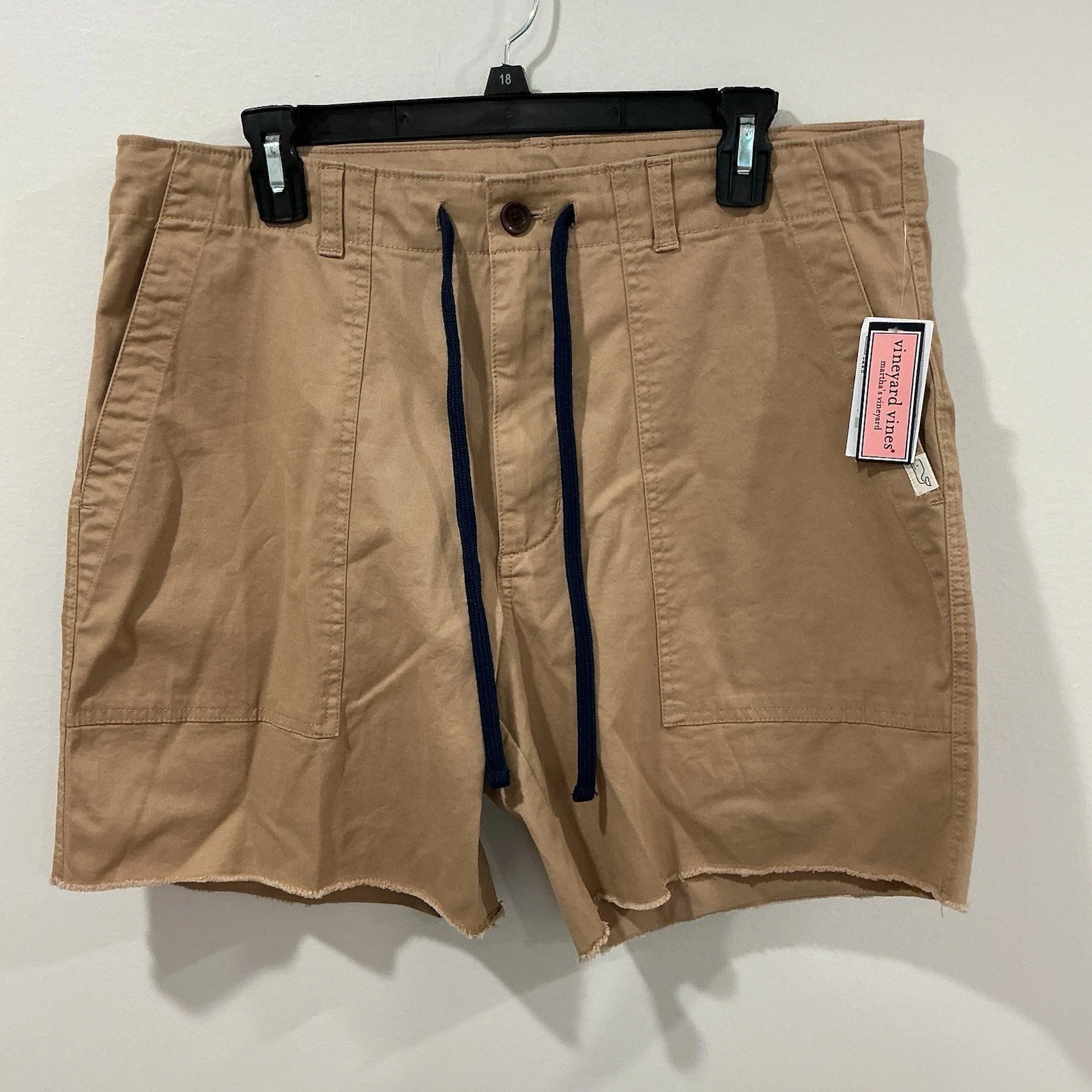 Vineyard Vines Shorts Mens Size 34 Khaki Beige Chino Flat Front NWT Preppy