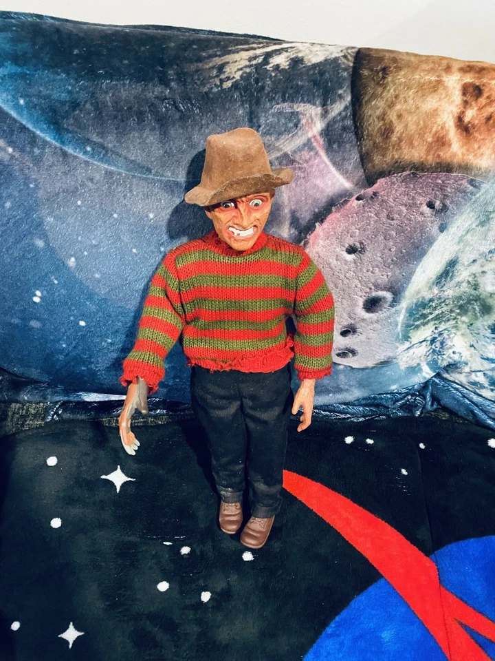 "Mfarlane Toys Pesadilla en Elm Street Freddy Krueger 2000 juguete parlante de 18""" Foto 2 de 3