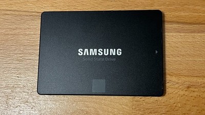 Samsung 860 EVO Series  1TB 2.5'' SATA SSD Solid State Drive - MZ-76E1T0