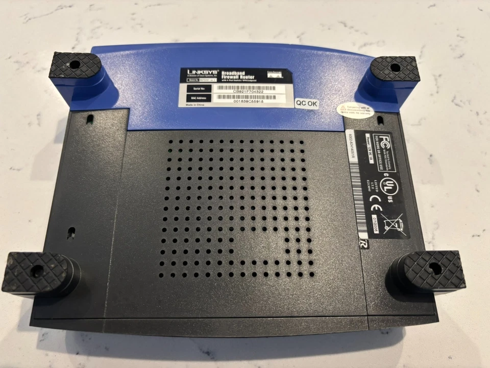 Linksys BEFSX41 ver 2.1 Broadband Firewall Router 4-Port 10/100 VPN Endpoint - Image 4 of 4