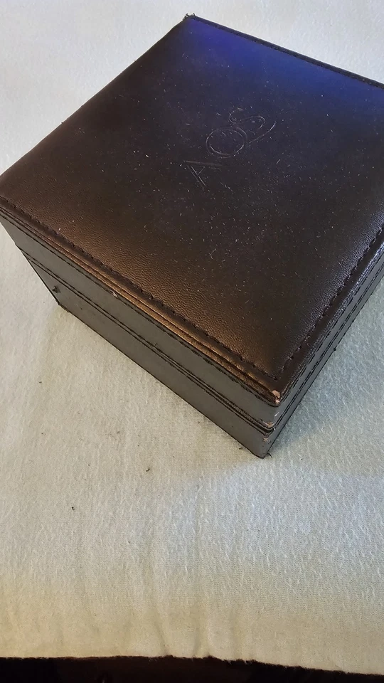 AquaSwiss 计时码表 Prizm W Date B&W 表盘全新带盒 带纸 — 第 4/4 张图片