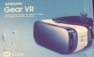 Samsung Gear VR Smartphone Virtual Reality Headset White Black Oculus Compatible