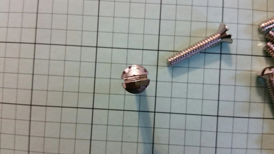 Tornillos de máquina de latón cromado, cabeza ovalada ranurada de 10-24 x 1", 40 ea. Foto 2 de 3