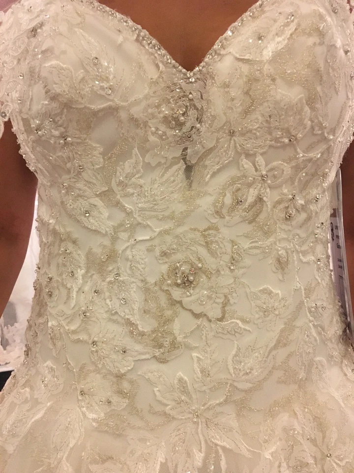 Vestido de novia mori lee estilo 2877 sin mangas con cuentas velo tren bullicioso. Talla 14 Foto 4 de 4