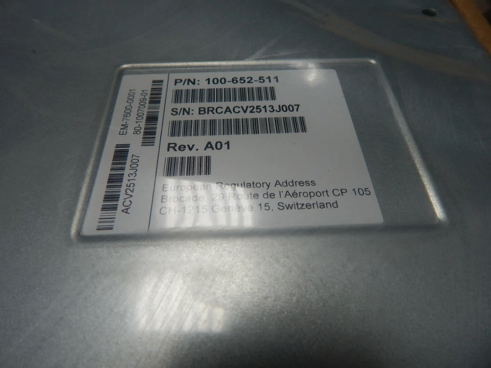 Conmutador Brocade EMC2 AP-7600B 4 GB 16 puertos SAN Fibre Fabric Foto 3 de 4