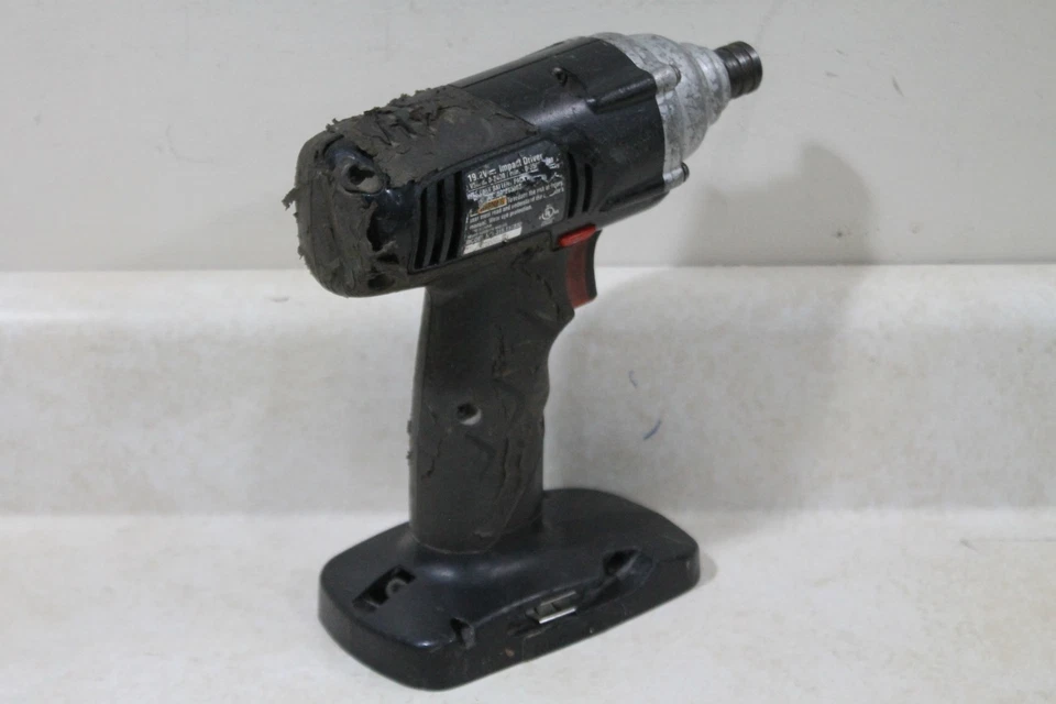 PROBADO (video) Craftsman C3 19.2v voltios 1/4" pulg. Destornillador de impacto 315.114832 Foto 4 de 4