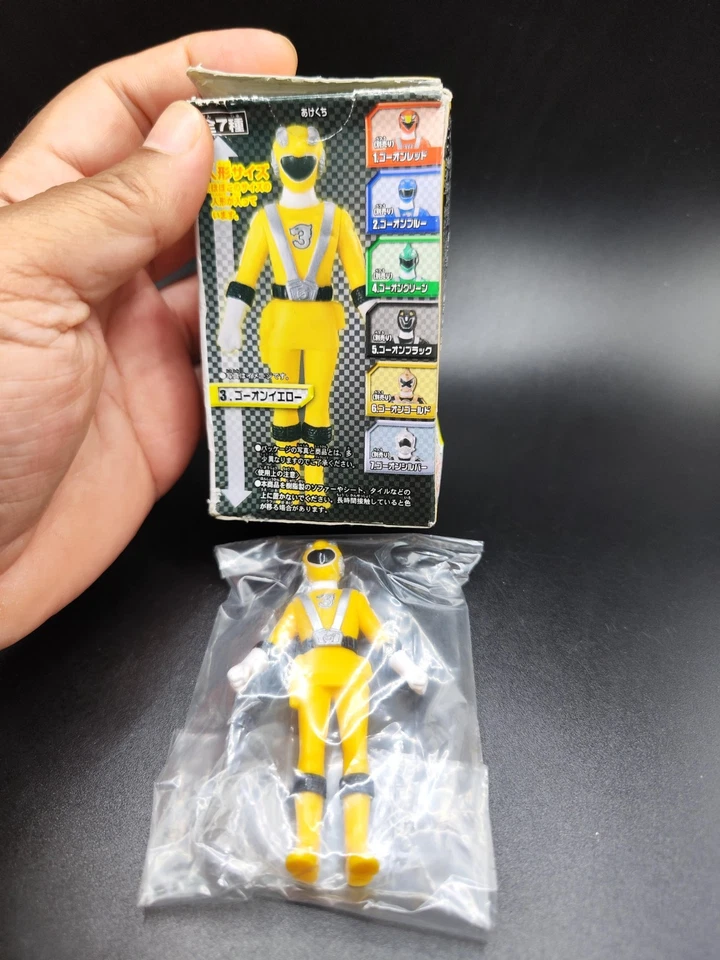 Figura Vinilo Power Rangers RPM Full Throttle Yellow Bear Ranger 3.5" Bandai 2008 Foto 3 de 4