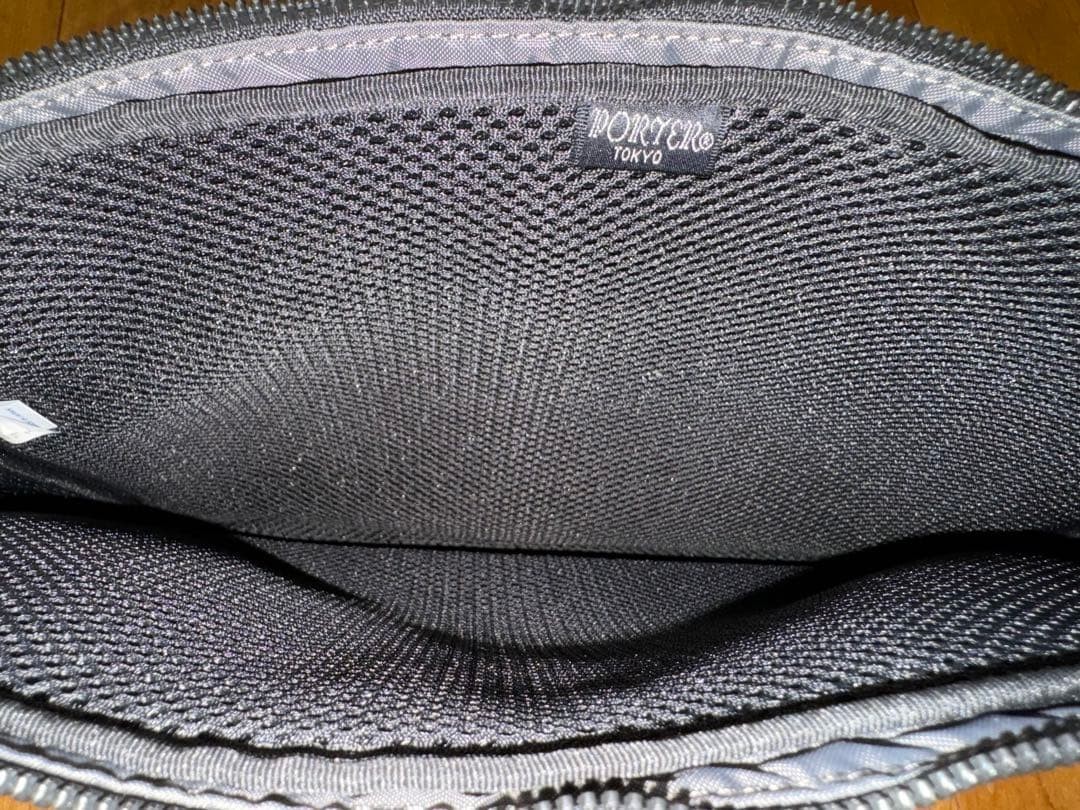 Good Condition PORTER EVO DOCUMENT CASE Porter Yo… - image 2