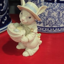 Lenox Limited Edition Porcelain Easter Rabbit Figurine with Basket of Eggs 2002
