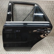 MERCEDES-BENZ M W166 Tür hinten links A1667300105 2.1 Diesel 150 kW 2011 3301260 MERCEDES-BENZ M W166 Tür hinten links A1667300105 2.1 Diesel 150 kW 2011 3301260