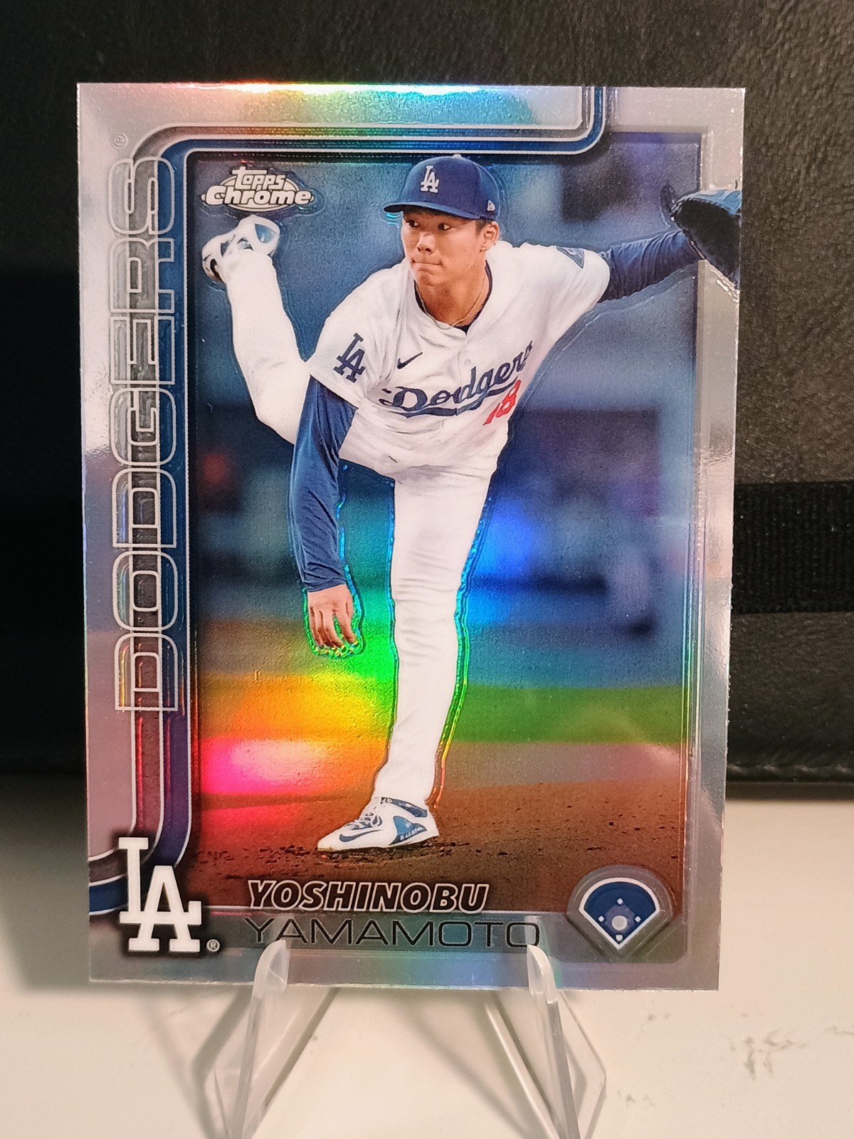 2025 Topps Chrome - Yoshinobu Yamamoto #179 Refractor