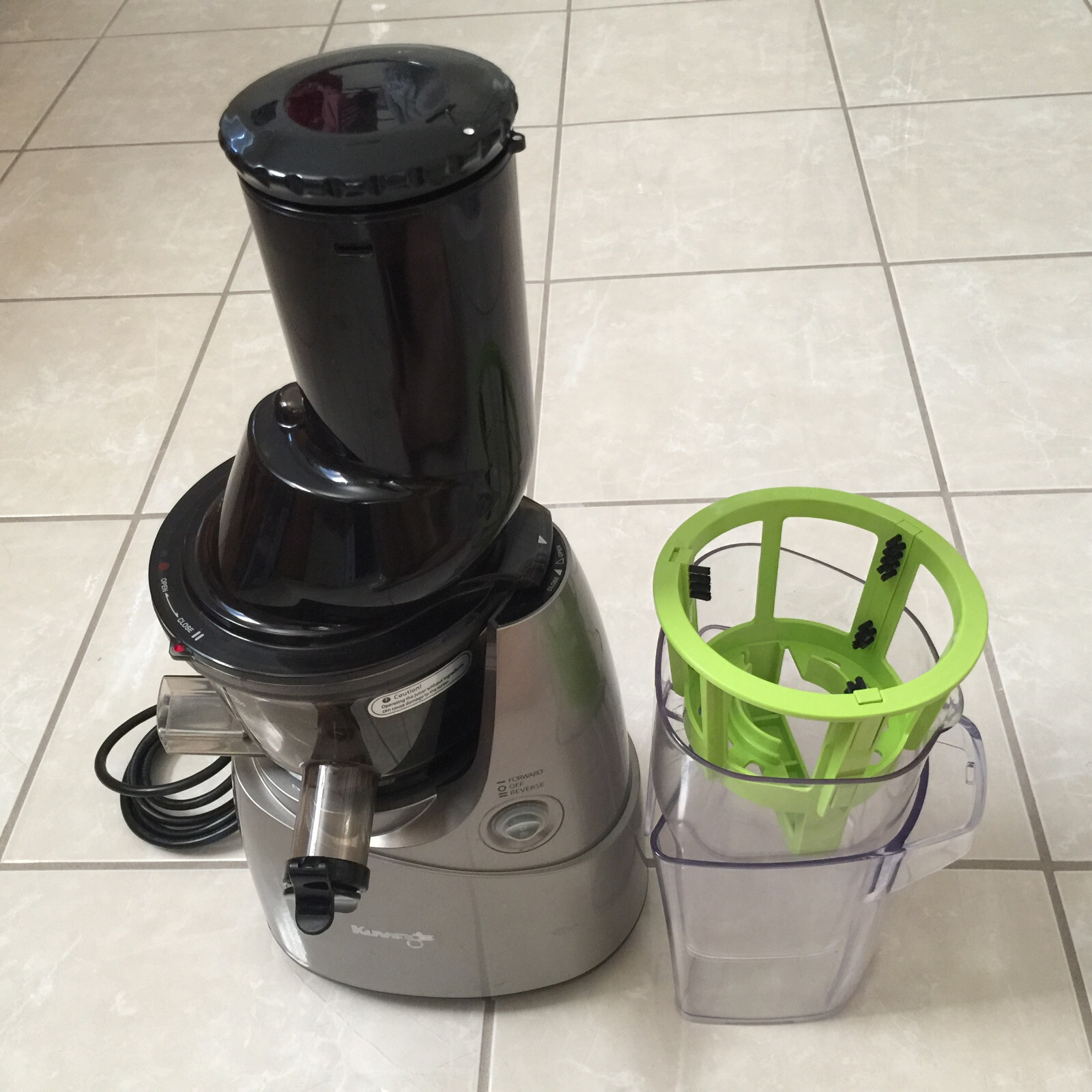 Kuvings Whole Slow Juicer B6000S - Higher Nutrients and Vitamins - Silver
