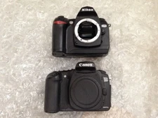 Canon DS126061 Digital SLR Camera Body & Nikon D70   { UNTESTED } 