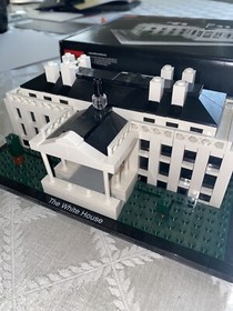 Lego Architecture 21006 White House 99.98% A Few Pieces Missing 99.98% Complete