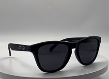 Oakley OO9245 Men s Lightweight Square Sungla...