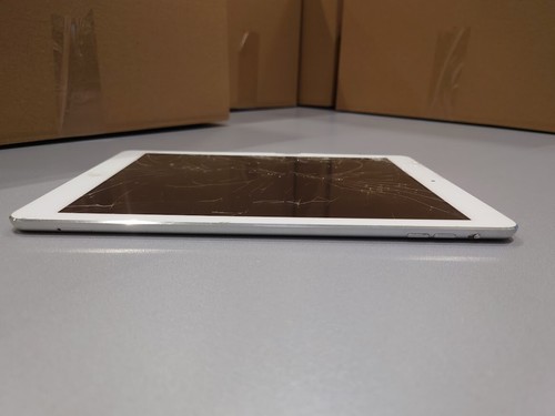 Apple iPad Air (A1475) Tablet Used Working Defect: Broken Display - Afbeelding 5 van 16