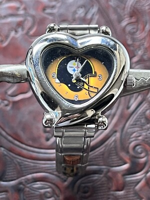 Pittsburgh Steelers Logo Rare vinatge UBERRY heart shaped watch with charms