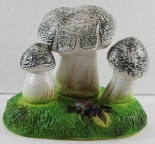 Decorazione Giardino Figura Animale Tre Funghi Con Cervo Volante IN Plastica