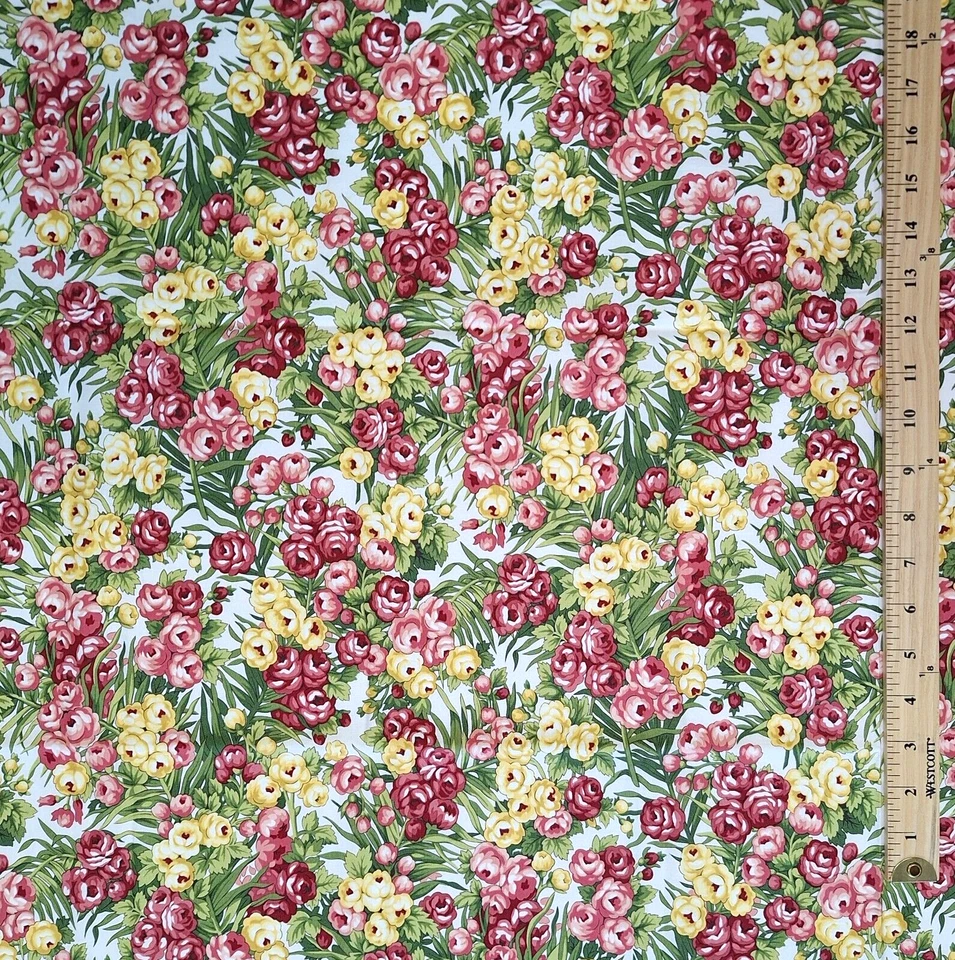 Fuera de existencia floral rojo amarillo verde sobre blanco Victoriana 2007 RJR telas algodón BTHY Foto 2 de 4