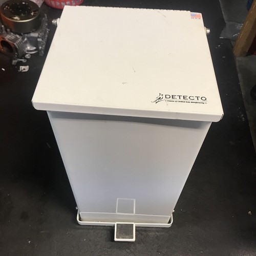 Used Detecto P-100 Step-On Can Waste Receptical, 100 Quart, White Good Shape