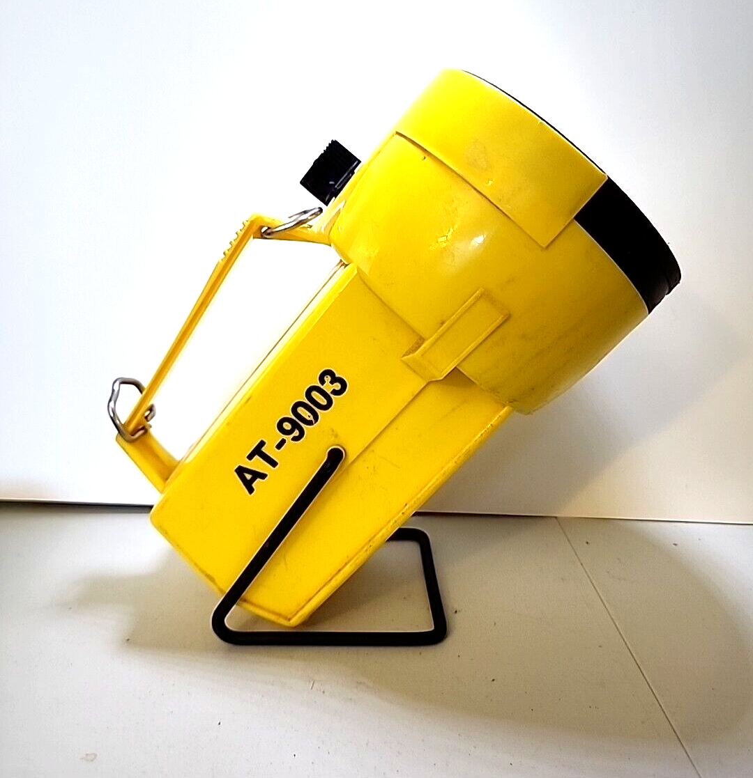 AT-9003 Brinkmann Flashlight Sealed (1) 6V or (4) D Cell Batteries