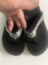 Yellow Box Rhinestone Sandals Tutsi Black Flip Flops Size 8 Leather Upper