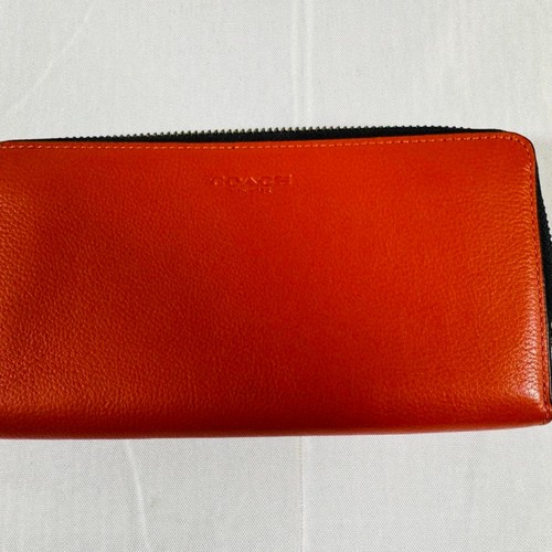 BNWOT Coach Women's Orange Leather Zip-Around Wallet