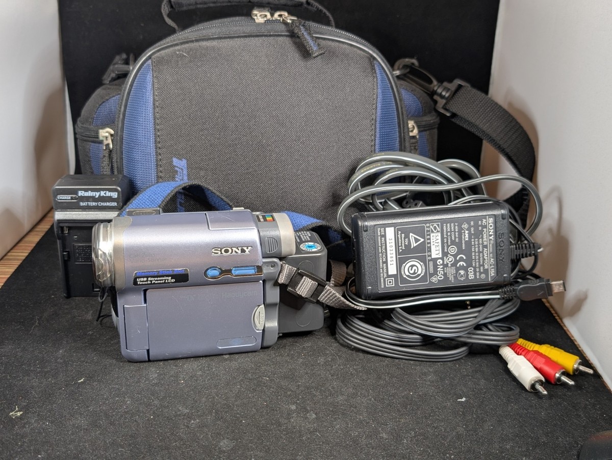 Sony DCR-TRV22 MiniDv Camera Stereo Camcorder VCR Player Video