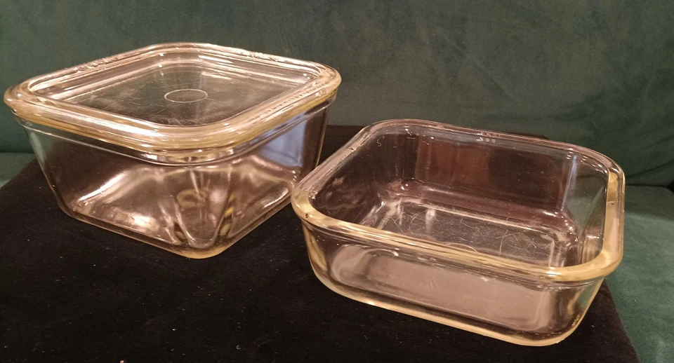 Vintage PYREX Clear Baking-Storage Dish Set #663 6"X6"X3", #662 6"X6"X2" & Lid - Image 2 of 4