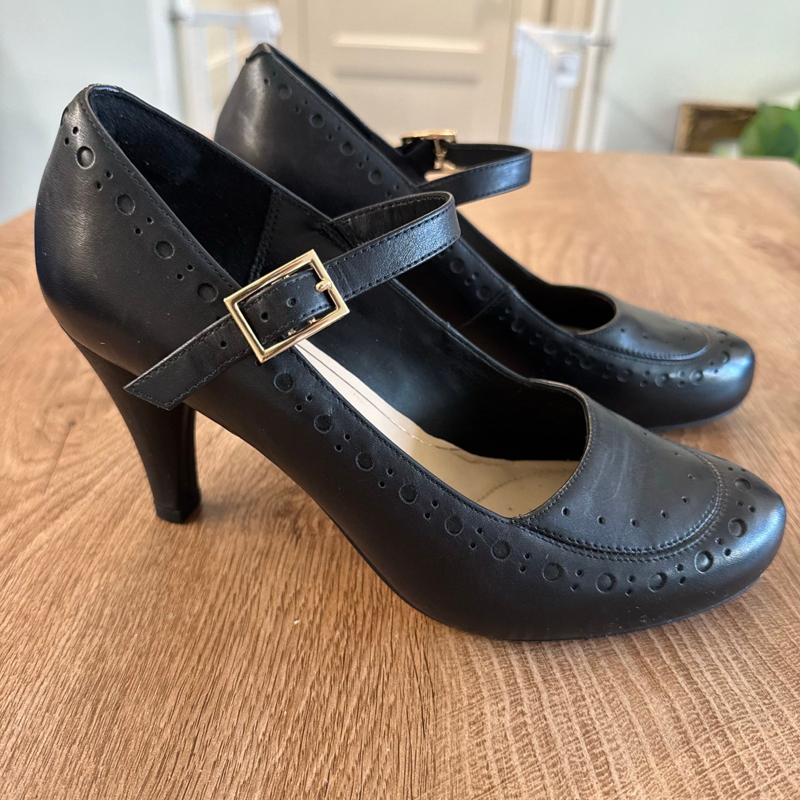 Clarks Dalia Millie Black Leather Mary Jane Pumps Women Size 8