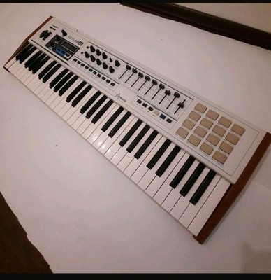 Keylab 61 von Arturia MIDI-Keyboard