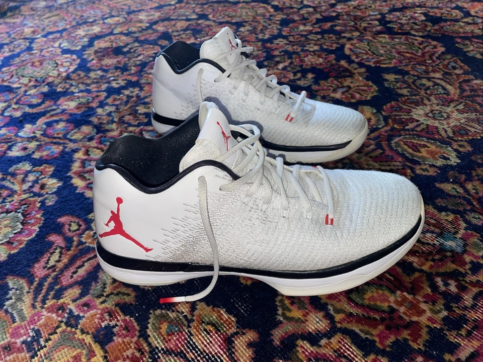Air Jordan XXXL 31 Low Bulls 9,5 Foto 4 de 4