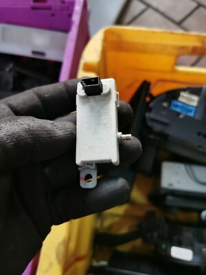Bmw 5er E39 530i Antennenverstärker Sperrkreis Navi Radio Antenne Fuba 8368885