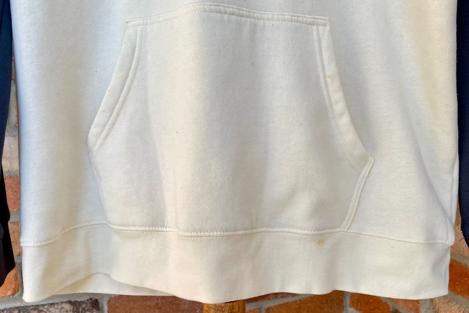 OFF WHITE XCLNT! Felpa con cappuccio pullover Pacific Sunwear Arch logo bianco sporco e marino!