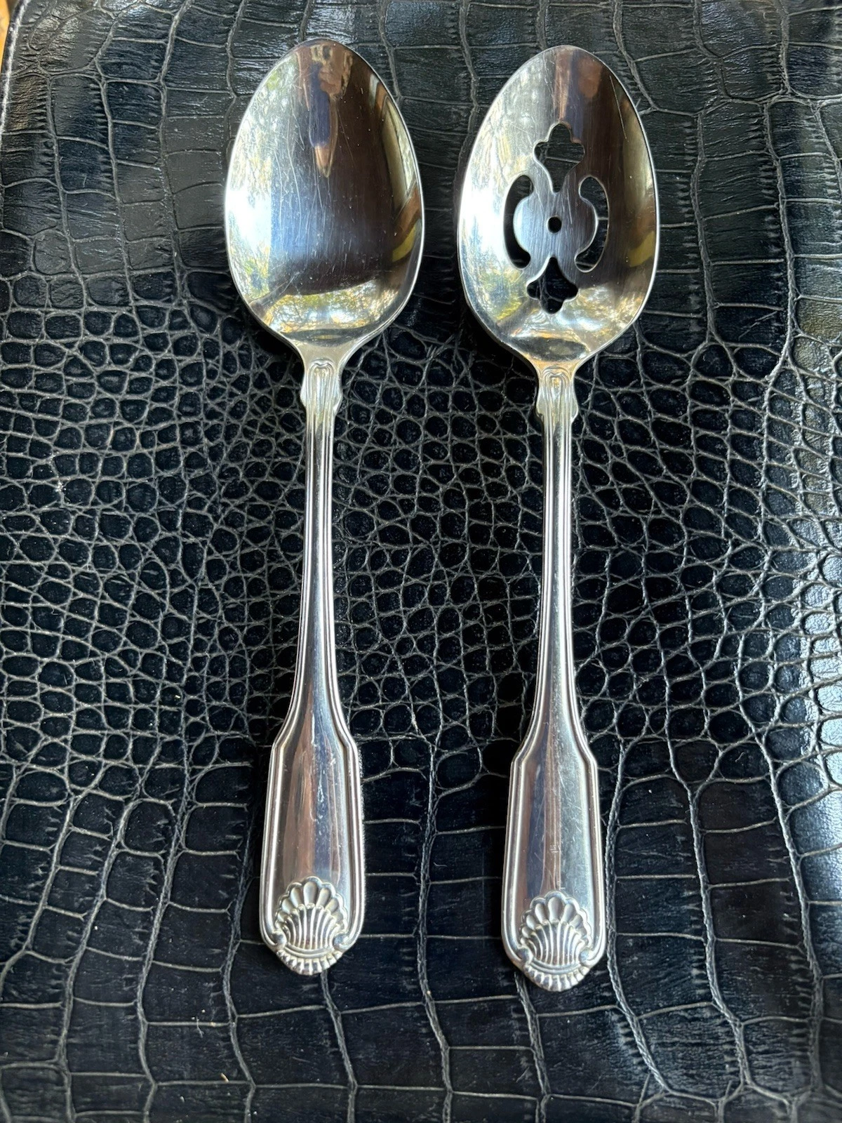 VTG Oneida Classic Shell Flatware 2 Serving Spoons Stainless Steel Cube Slotted