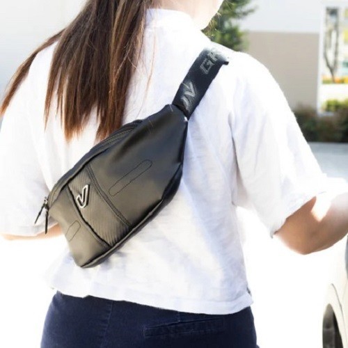 Gruv Gear SLNG  Black Crossbody Sling Bag SLNG