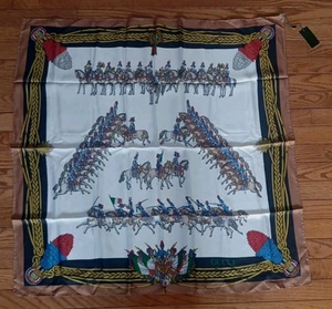 Foulard vintage Gucci Silders en soie 33"x33" neuf avec étiquette réf2055