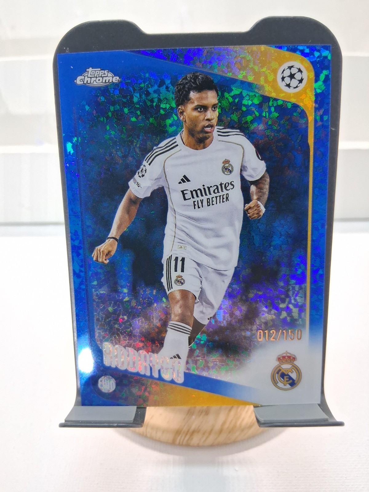 Topps Chrome 2025 Exclusive Pink Pulsar Messi Eze Steuckers Rodrygo Wagner RC view 13
