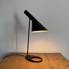 Originale AJ Tischleuchte. Arne Jacobsen für Louis Poulsen