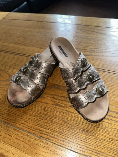 CLARKS. SANDALI MORBIDI CUSCINI TAGLIA 4